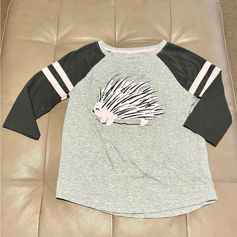Cat and Jack Girls Medium hedgehog long sleeve t shirt